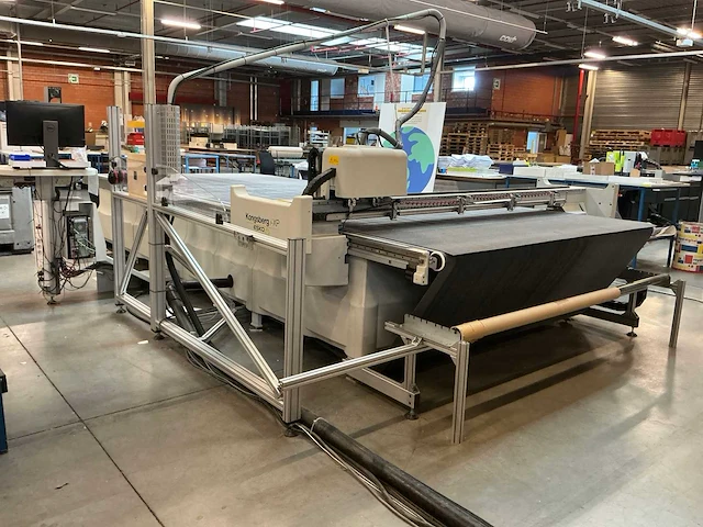 2014 esko-graphics kongsberg i-xp44 snij-/freesmachine - afbeelding 4 van  11