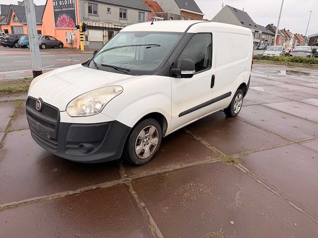 2014 fiat doblo lichte vrachtwagen - afbeelding 1 van  17