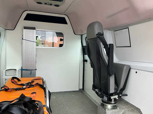 2014 ford transit custom ambulance - afbeelding 12 van  17