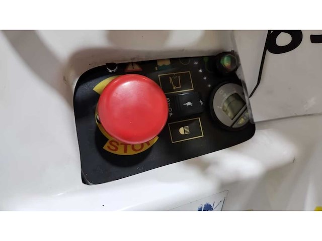 2014 glutton 2411 electrical industrial vacuum cleaner (2x) - afbeelding 15 van  18