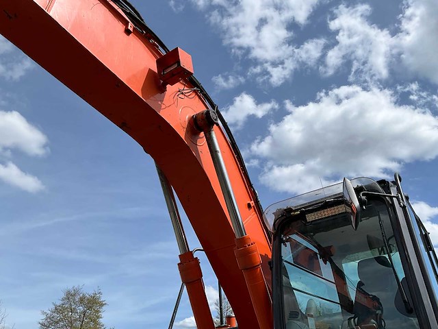 2014 hitachi 180 lcn rupsgraafmachine - afbeelding 19 van  45