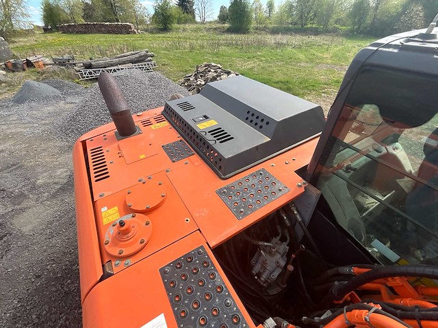 2014 hitachi 180 lcn rupsgraafmachine - afbeelding 11 van  38