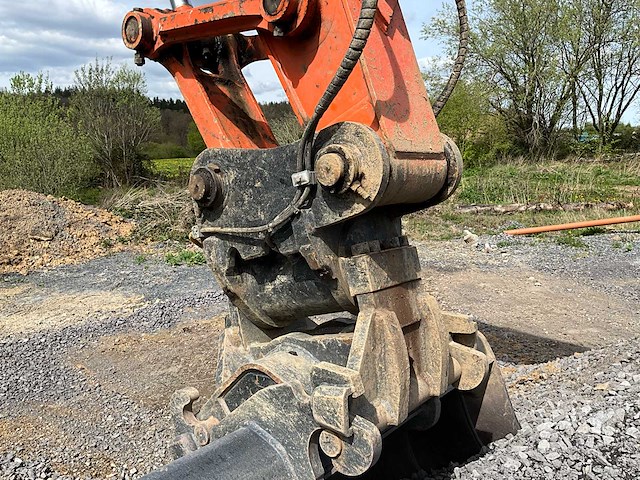2014 hitachi 180 lcn rupsgraafmachine - afbeelding 20 van  38