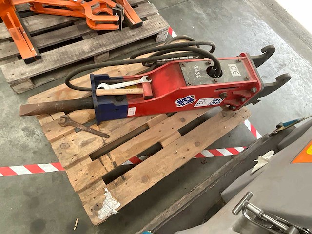 2014 inan makina mtb 21 hydraulische breker / betonbreker - afbeelding 1 van  5