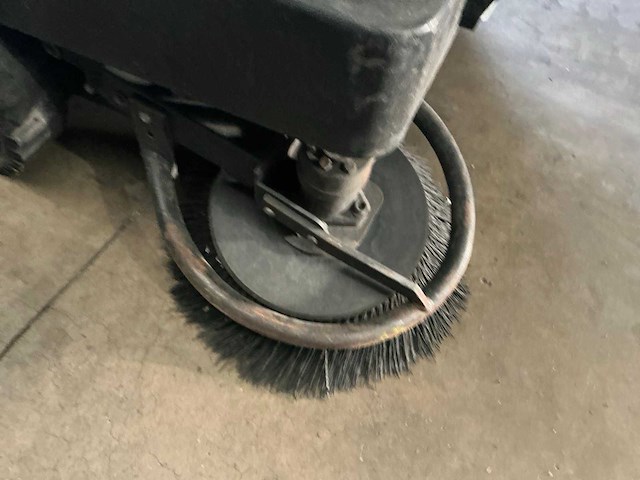 2014 kärcher km 130/300 r lpg zelfrijdende veegmachine (69001-52) - afbeelding 16 van  16