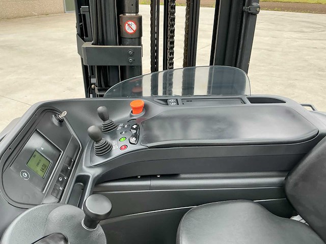 2014 linde r14 reach truck - afbeelding 29 van  44