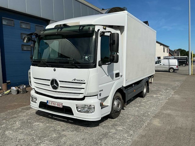 2014 mercedes atego vrachtwagen gesloten laadbak - afbeelding 1 van  34