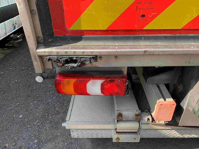 2014 mercedes-benz atego vrachtwagen met laadklep - afbeelding 13 van  33