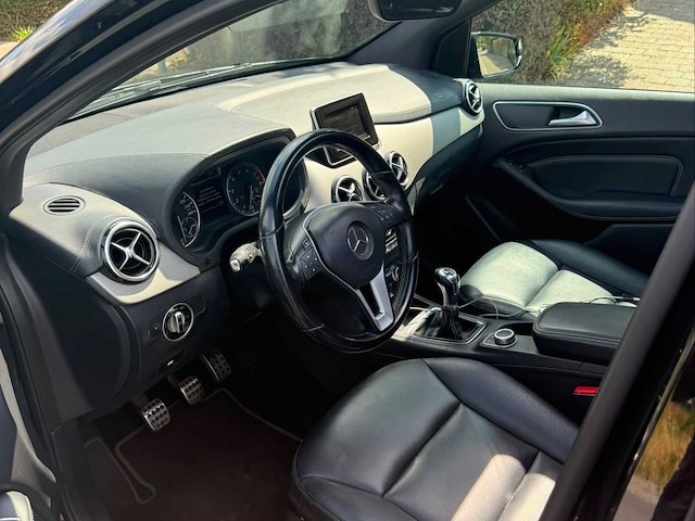 2014 mercedes-benz b 180 1.6 auto - afbeelding 9 van  11