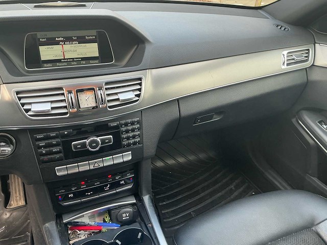 2014 mercedes benz e200 bluetec aa sedan - afbeelding 24 van  44
