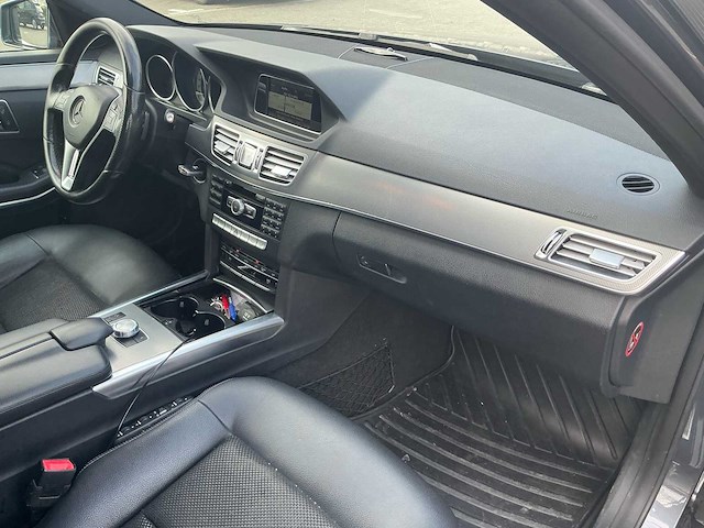 2014 mercedes benz e200 bluetec aa sedan - afbeelding 33 van  44
