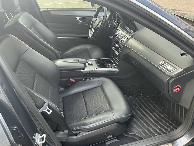 2014 mercedes benz e200 bluetec aa sedan - afbeelding 34 van  44