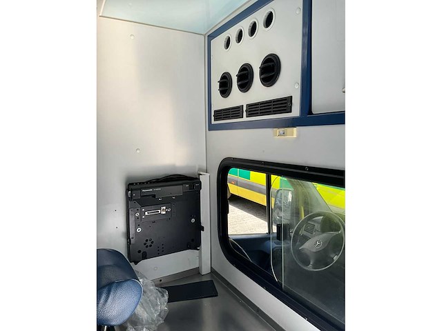 2014 mercedes-benz sprinter ambulance - afbeelding 10 van  37