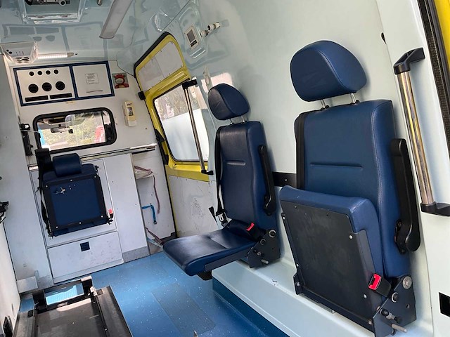 2014 mercedes-benz sprinter ambulance - afbeelding 43 van  44