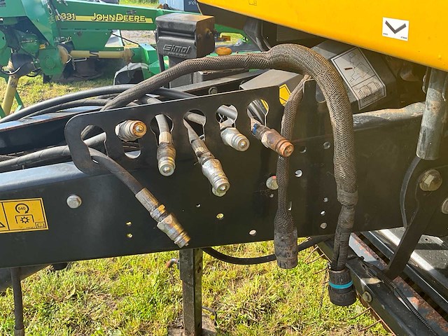 2014 new holland roll-belt 150 cropcutter ronde balenmachine - afbeelding 3 van  25