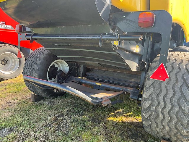 2014 new holland roll-belt 150 cropcutter ronde balenmachine - afbeelding 8 van  25