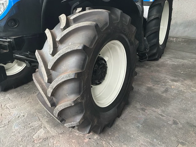 2014 new holland t7.185 4-wiel aangedreven landbouwtractor - afbeelding 2 van  32
