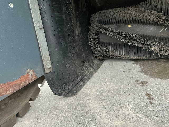 2014 nilfisk sr1601 zelfrijdende veegmachine - afbeelding 2 van  43