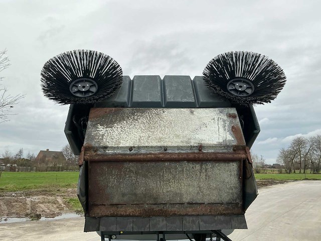 2014 nilfisk sr1601 zelfrijdende veegmachine - afbeelding 5 van  43