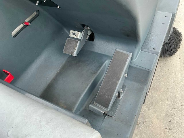 2014 nilfisk sr1601 zelfrijdende veegmachine - afbeelding 21 van  43