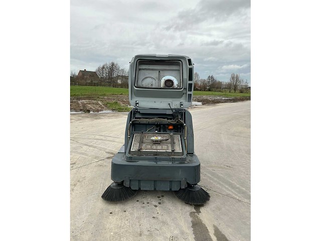 2014 nilfisk sr1601 zelfrijdende veegmachine - afbeelding 38 van  43