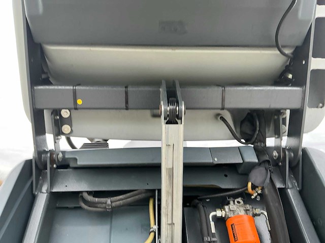 2014 nilfisk sr1601 zelfrijdende veegmachine - afbeelding 41 van  43