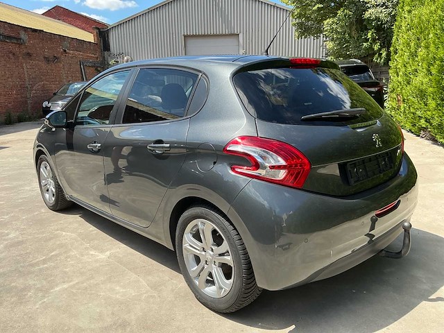 2014 peugeot 208 personenauto - afbeelding 18 van  24