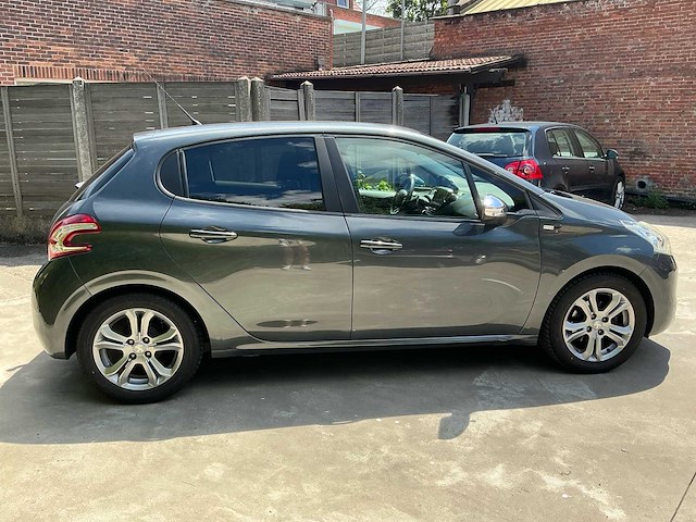 2014 peugeot 208 personenauto - afbeelding 21 van  24