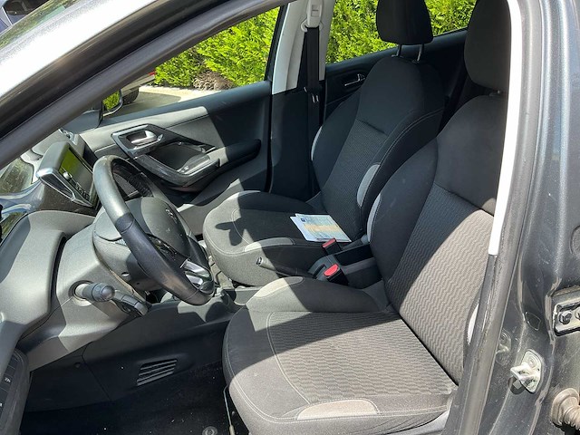2014 peugeot 208 personenauto - afbeelding 24 van  24
