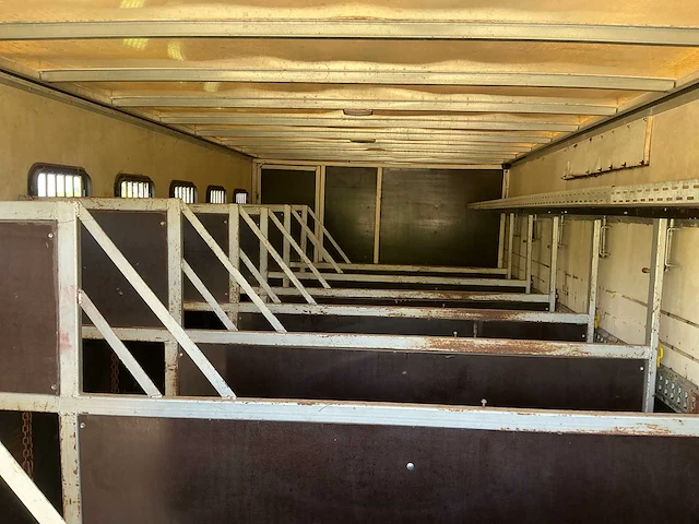 2014 renault 44aca3 paardenvrachtwagen - afbeelding 33 van  36