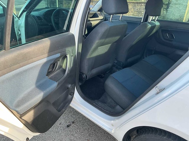 2014 skoda fabia break stationwagen personenauto - afbeelding 15 van  28