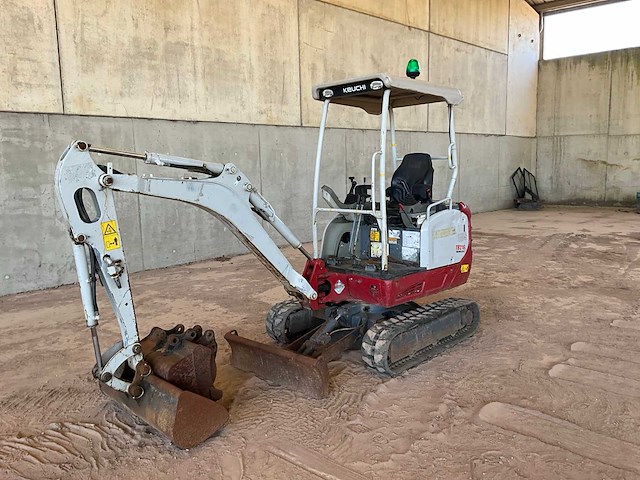 2014 takeuchi tb216 minigraafmachine - afbeelding 10 van  17