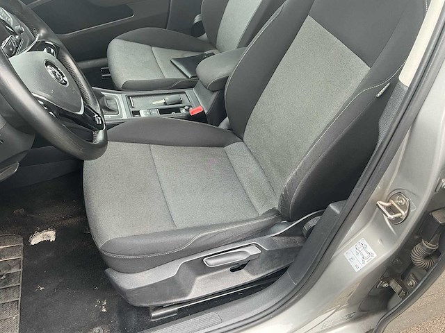 2014 volkswagen golf benzine - airco - afbeelding 17 van  61