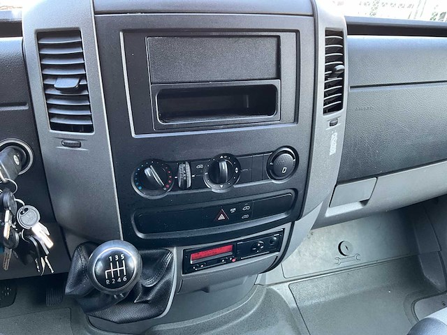 2014 volkswagen vw crafter 2.0 tdi 5t - dakrail - ingericht - euro 6 - afbeelding 30 van  45