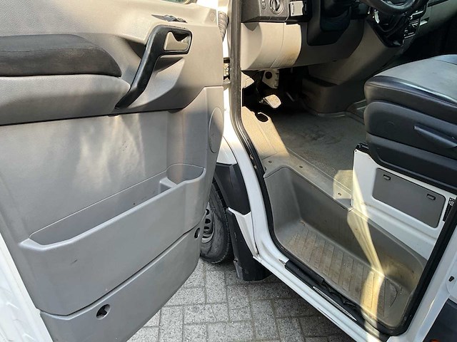 2014 volkswagen vw crafter 2.0 tdi dakrail - ingericht - euro 6 5t - afbeelding 15 van  47