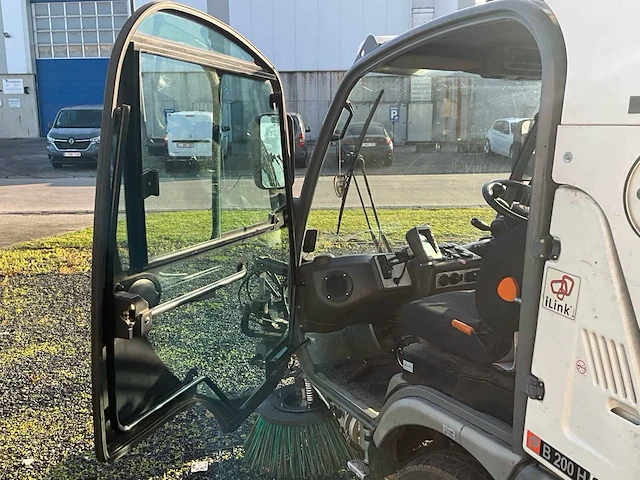 2015 ausa b200h straatveegmachine - afbeelding 20 van  56