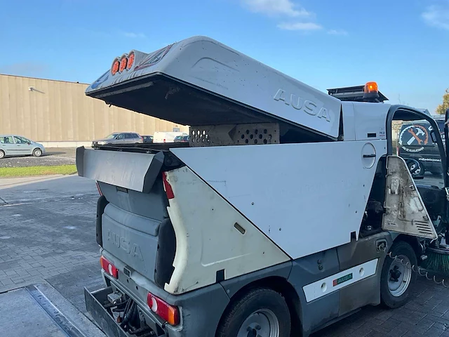 2015 ausa b200h straatveegmachine - afbeelding 39 van  56