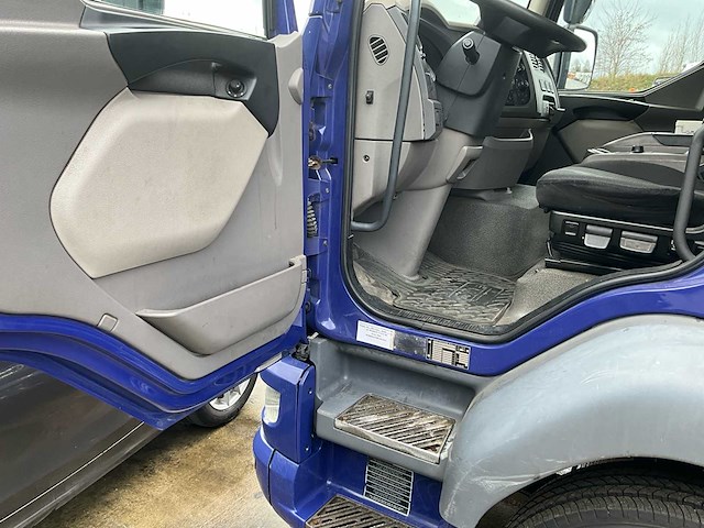 2015 daf lf 220fa euro 6 - hydraulische laadklep - airco - afbeelding 18 van  38