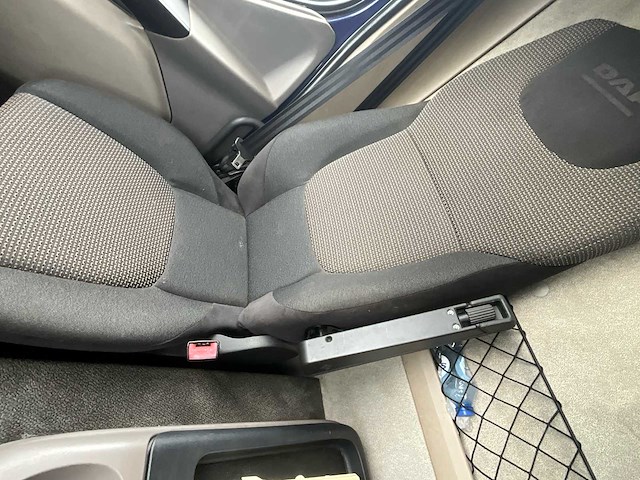 2015 daf lf 220fa euro 6 - hydraulische laadklep - airco - afbeelding 30 van  38