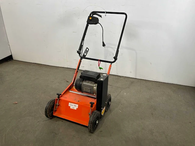 2015 eliet e 401 electric verticuteermachine - 400mm - afbeelding 1 van  8