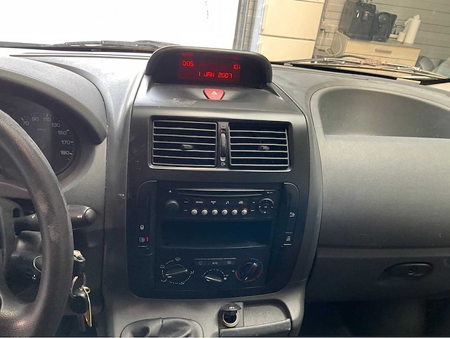 2015 fiat scudo 270 lichte vracht - afbeelding 1 van  6