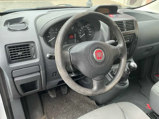 2015 fiat scudo 270 lichte vracht - afbeelding 19 van  55