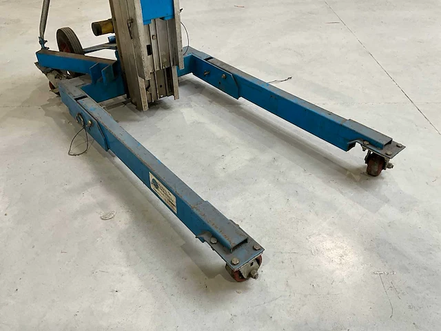 2015 giant-move equipment me-r35/a01654 materiaallift - afbeelding 11 van  13