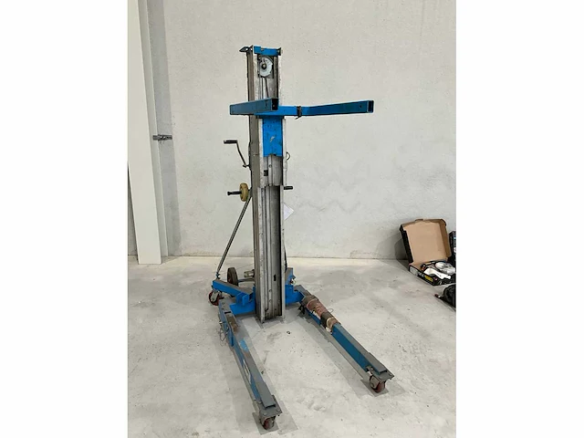 2015 giant-move equipment me-r35/a01654 materiaallift - afbeelding 7 van  9