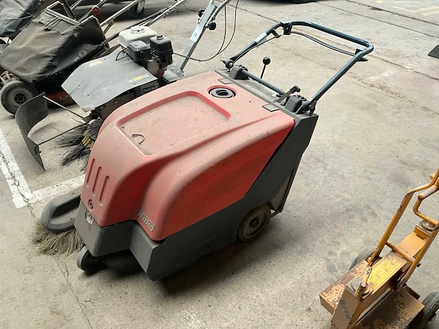 2015 hako sweepmaster b650 straatveegmachine - afbeelding 1 van  8