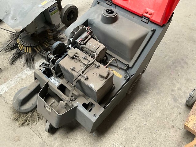 2015 hako sweepmaster b650 straatveegmachine - afbeelding 7 van  8