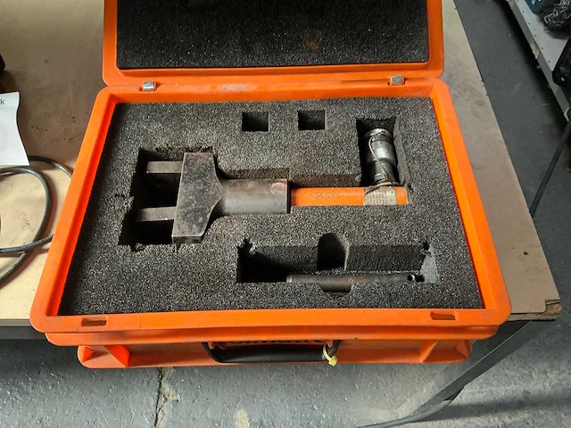 2015 holmatro fls 85 m hydraulische flenzen spreider - afbeelding 1 van  5