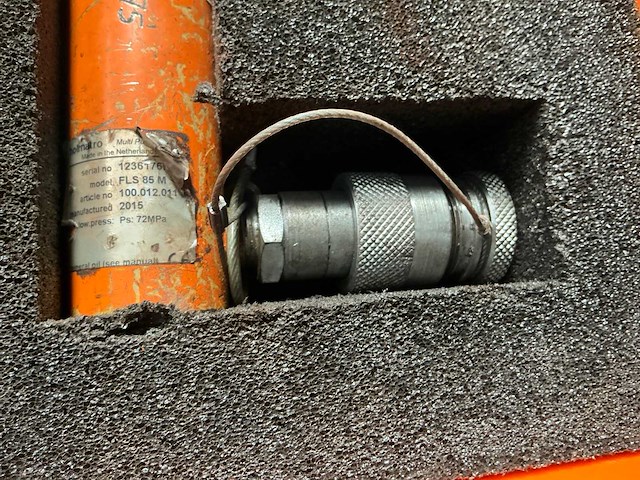 2015 holmatro fls 85 m hydraulische flenzen spreider - afbeelding 4 van  5
