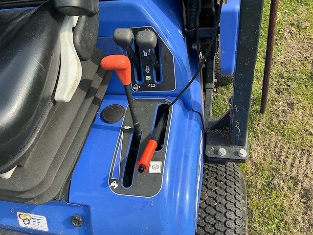 2015 iseki sfh240 diesel frontmaaier met opvangbak - afbeelding 5 van  22