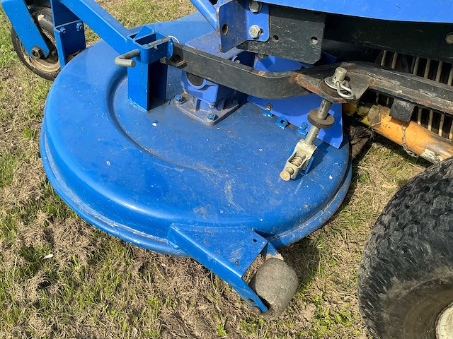 2015 iseki sfh240 diesel frontmaaier met opvangbak - afbeelding 11 van  22